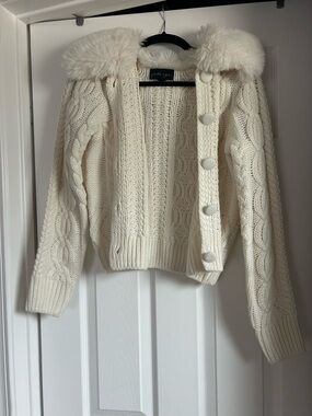 Faith & Zoe Cream Cable Knit Cardigan with Faux-Fur Collar